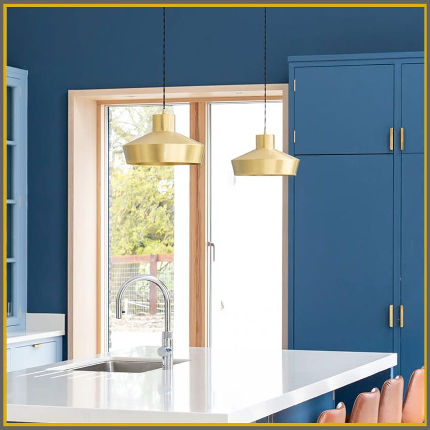 Monaghan Lighting ELEGANCE industrial single pendant in polished brass finish