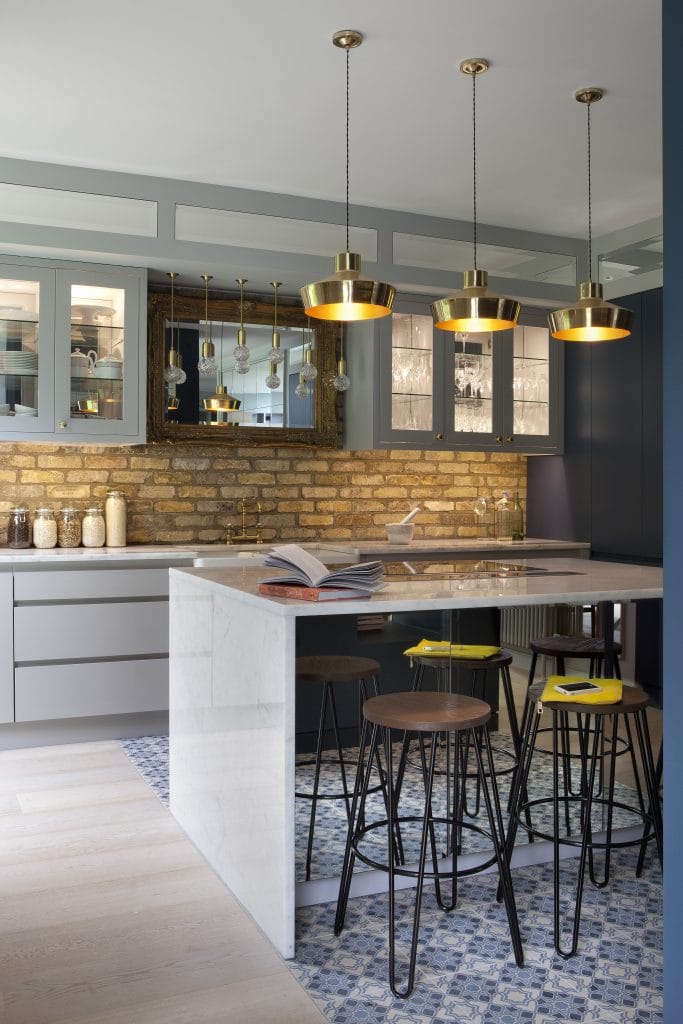 Monaghan Lighting ELEGANCE industrial single pendant in polished brass finish