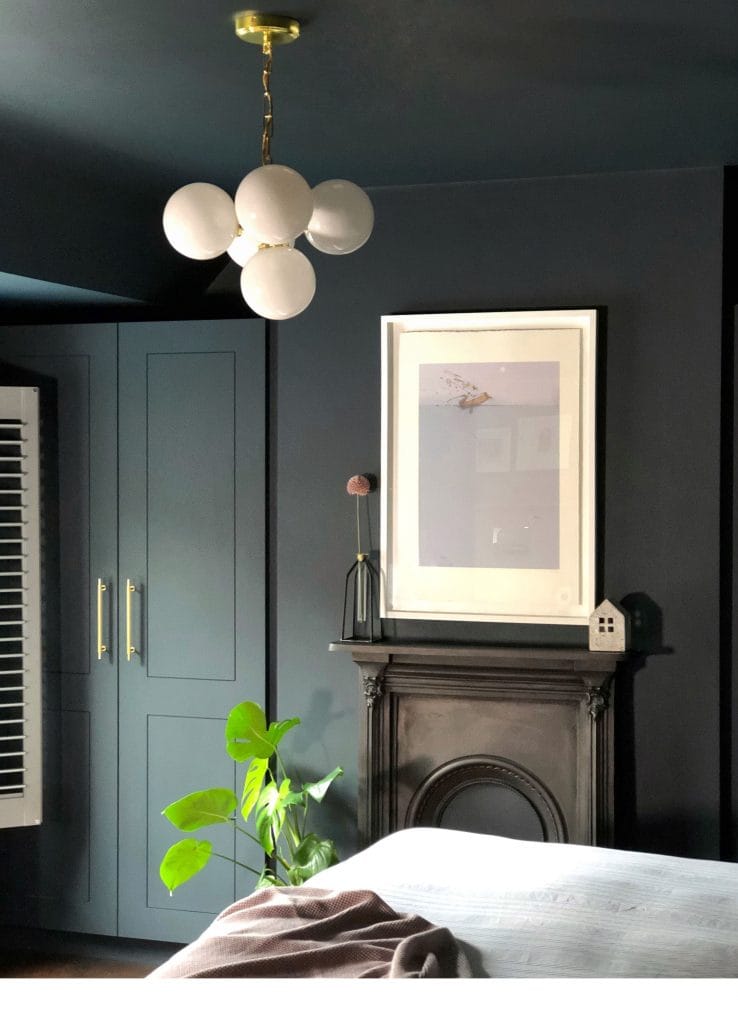 Ceiling pendant light