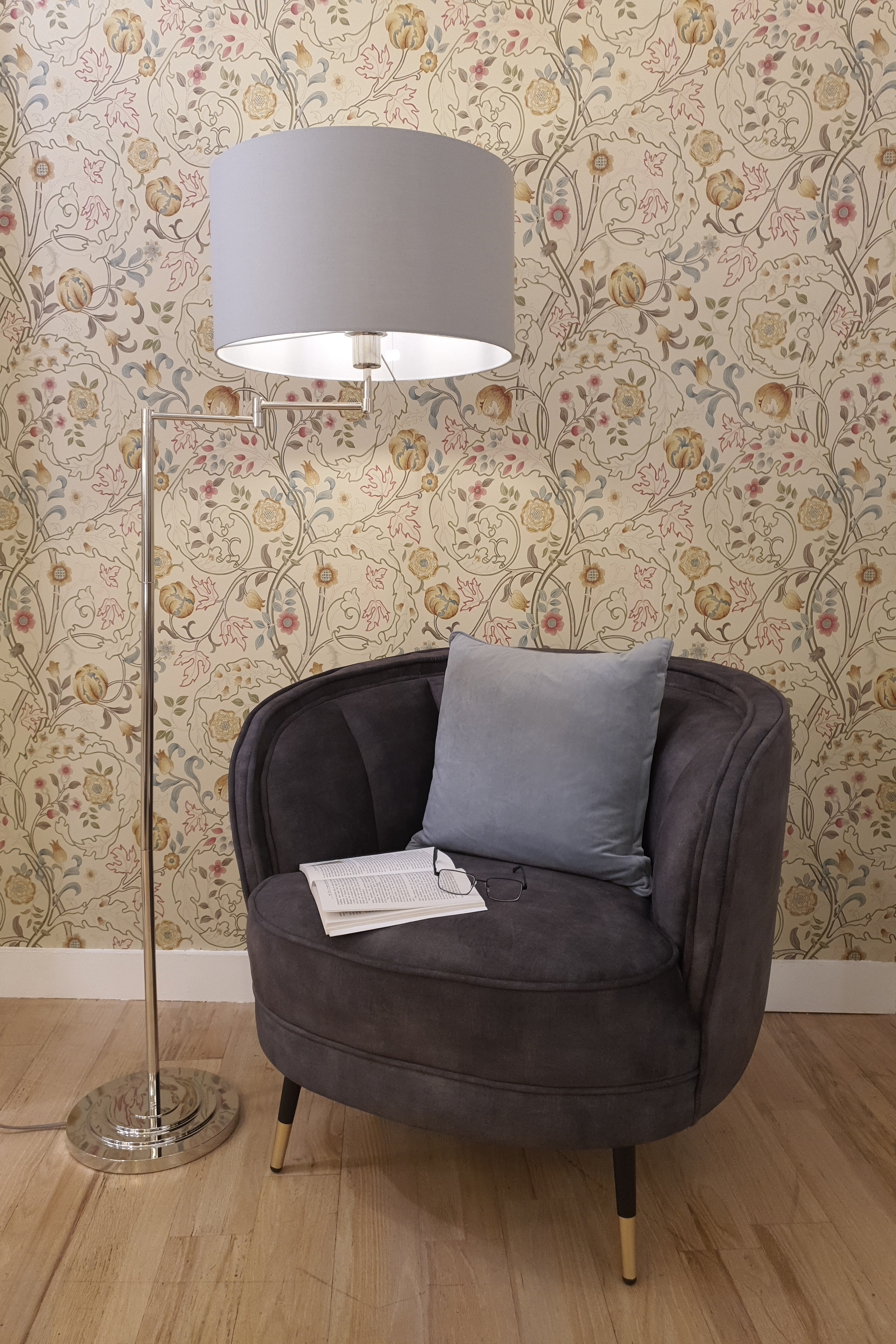 Swing arm floor lamps