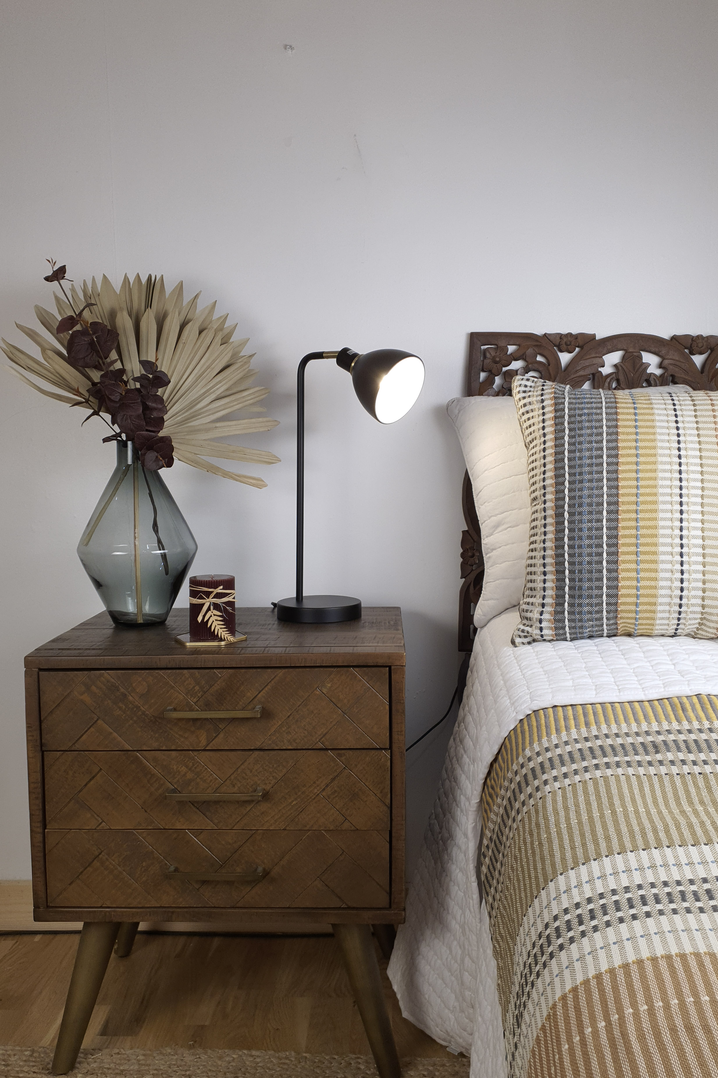 Lights for Reading | Desk Lights | Lighting Company UK