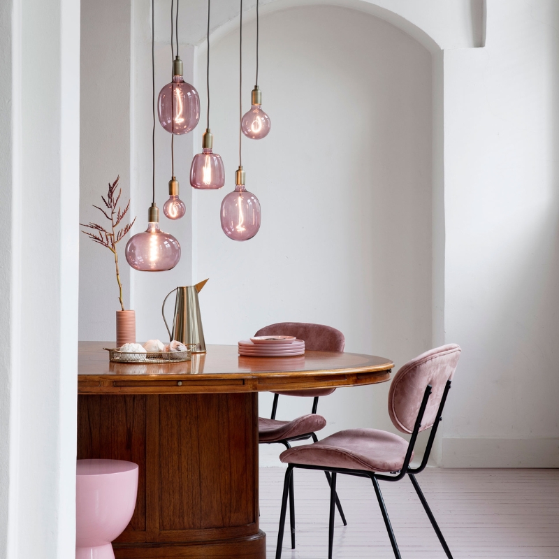 Decorative, oversized and giant LED light bulbs