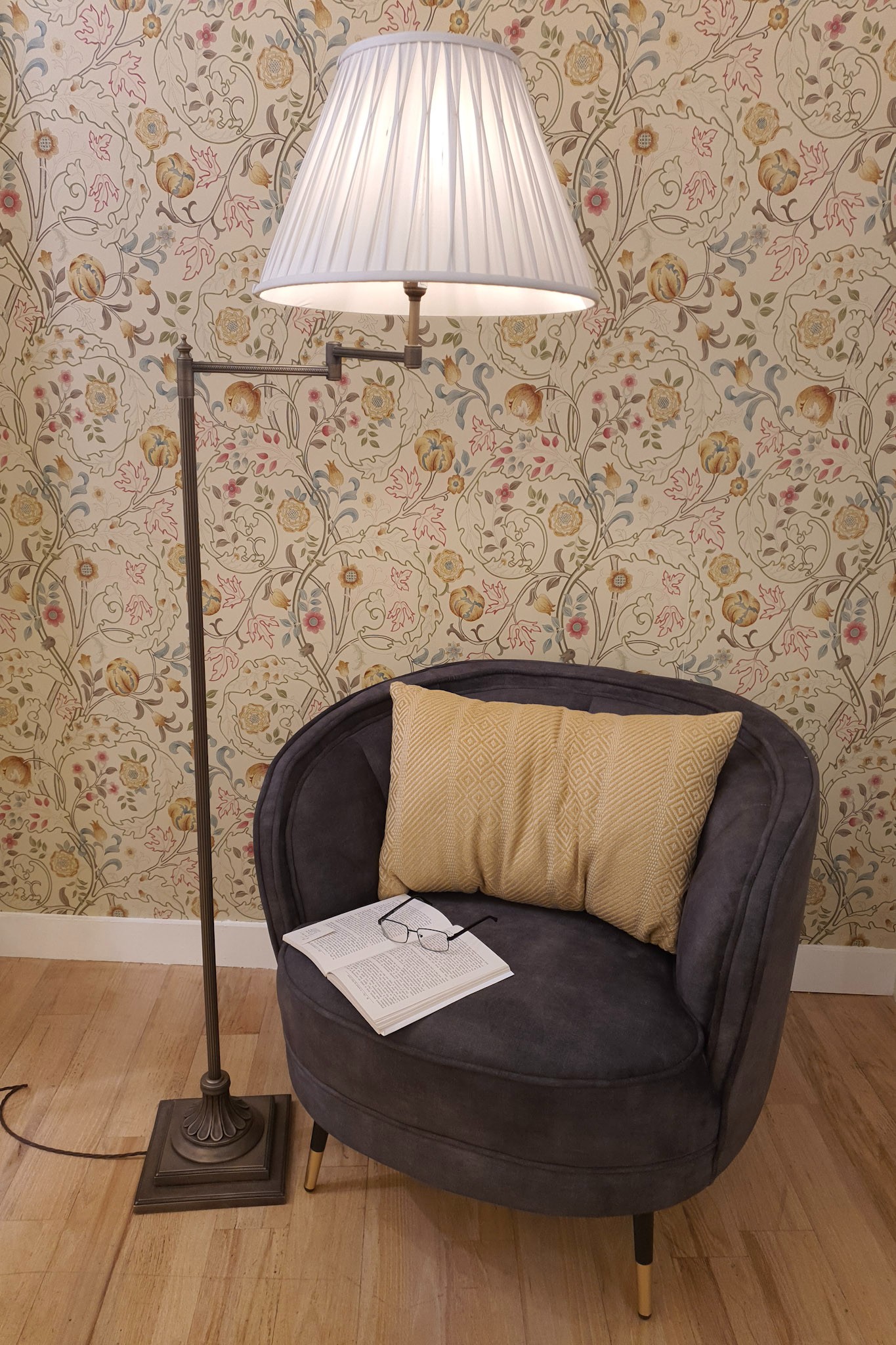 Traditional Floor Standing Lamps | Lighting Company UK