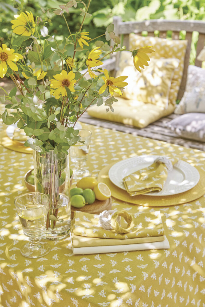 Spring inspired table layout 
