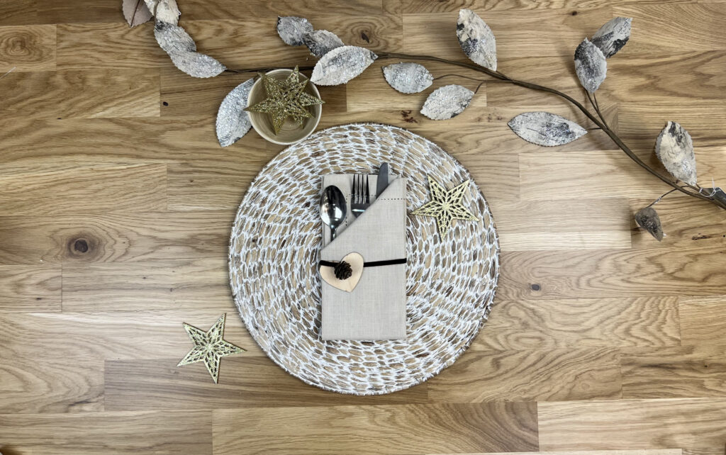 Placemats, dining and bar accessories
