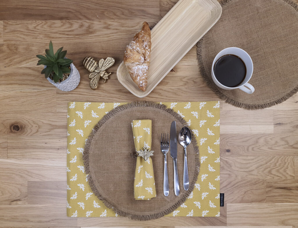 Placemats, dining and bar accessories