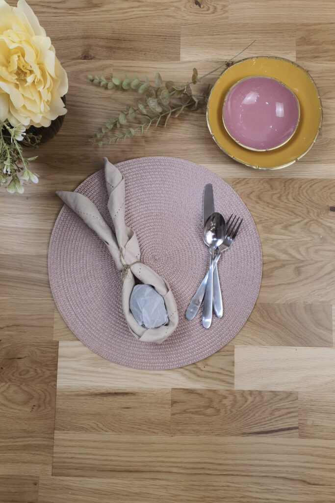 Placemats, dining and bar accessories